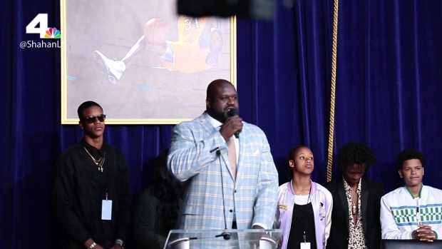 [LA] Shaquille O'Neal's Statue Unveiled