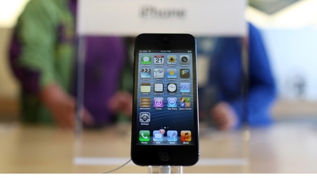 In China, Apple Sells 2 Million iPhone 5s in 3 Days