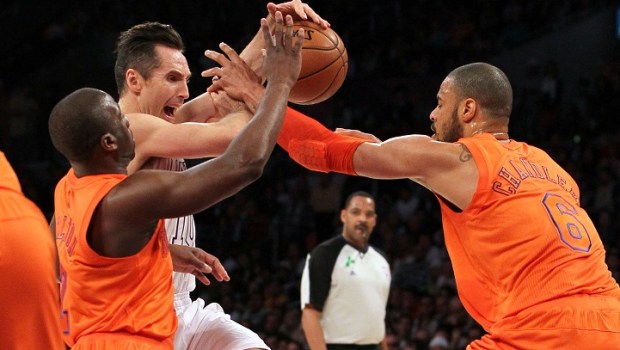 Lakers Take Winning Streak on Road to Denver