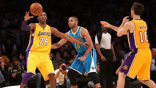Lakers' Steve Nash Takes On Former Team, Suns