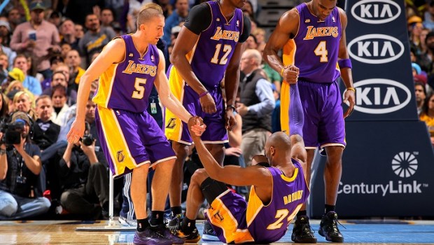 Kobe's 33 Points Help LA Blow Out Minnesota