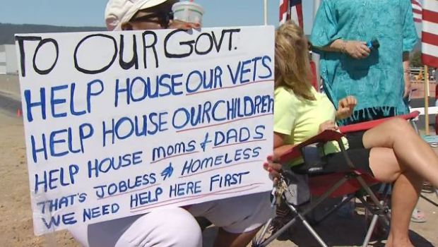 [LA] Undocumented Immigrants En Route to Murrieta