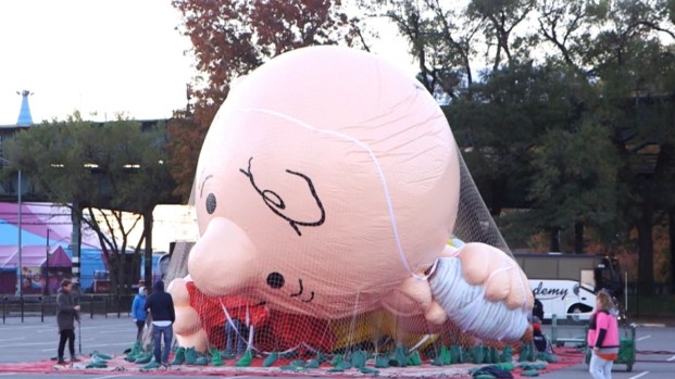 Chinese float premiers at Macy's Thanksgiving parade