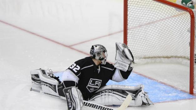 Kings Fall to Hawks, Trail in Series 3-1
