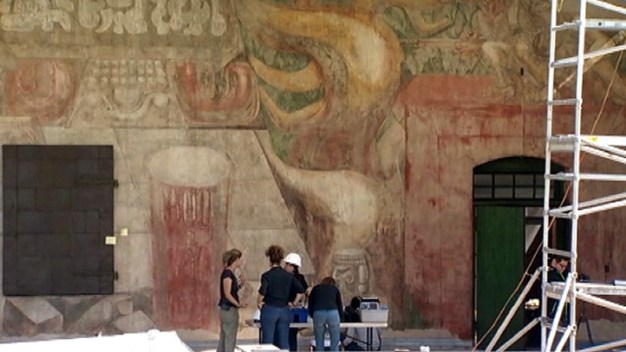Los Angeles Mural Makes Comeback