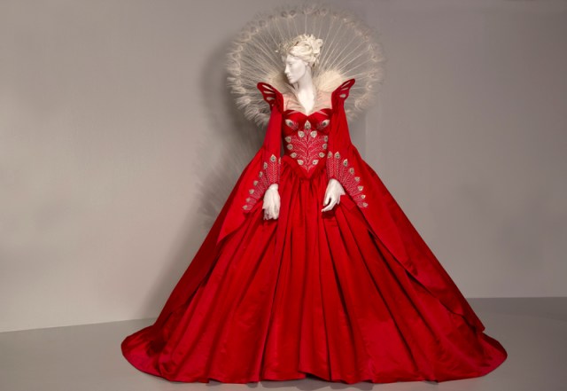 Free to See: Oscar Costumes Go on Exhibit