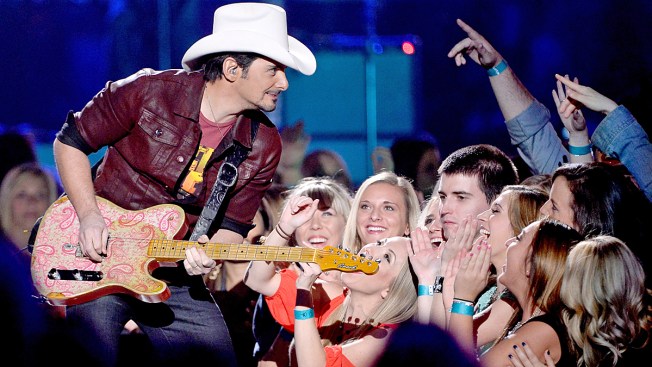 Brad Paisley Delivers Surprise Performance At High School Graduation Ceremony
