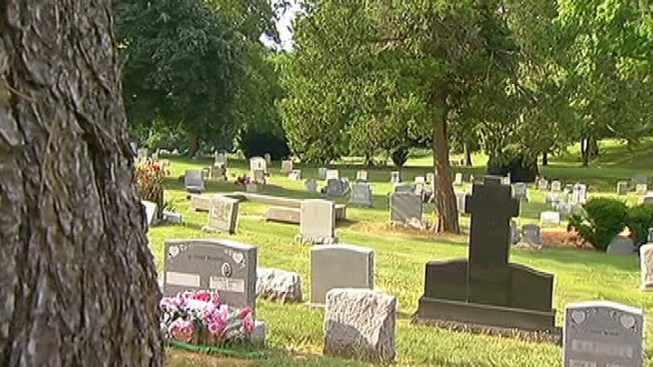 California father buries wrong man after coroner's mistake California father buries wrong man after coroner's mistake