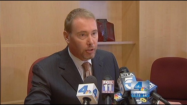 Bond-fund manager Jeff Gundlach upped the ante on Monday to get his stolen art work back after an alleged heist at his Santa Monica home earlier this month. Beverly White reports from Santa Monica for the NBC4 News at 11 p.m. on Sept. 24, 2012.