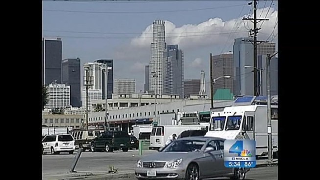 It was a hopeful sign for job seekers when the number of Americans seeking unemployment benefits dropped to its lowest level in nine weeks. But what does that mean for Southern Californians? Stephanie Elam reports for the NBC4 News at 5 p.m. on Sept. 27, 2012.