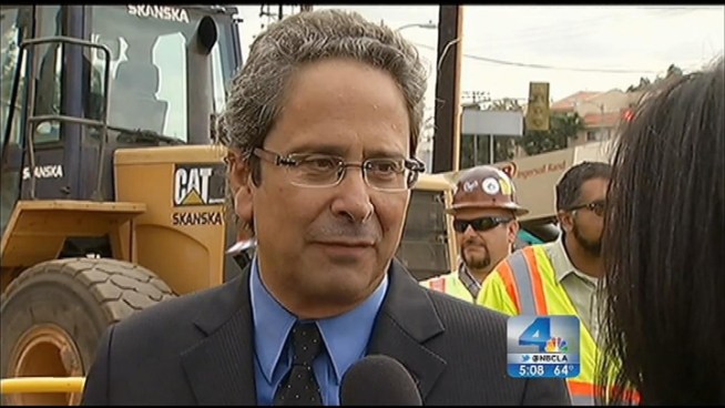 Proponents of the Downtown-to-Santa Monica Expo line gathered at a construction site in Palms on Monday to make their case in the court of public opinion. They contend that work on the rail line needs to continue while the California Supreme Court mulls a lawsuit brought on by Neighbors for Smart Rail. Stephanie Elam reports from Palms for the NBC4 News at 5 p.m. on Oct. 22, 2012.
