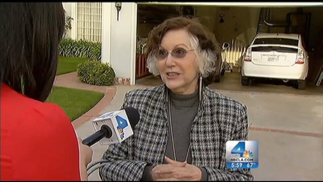 Police are warning senior citizens in Brentwood to be on the lookout for a brazen thief. Two women were pepper sprayed and robbed in separate attacks on the same street. Janet Kwak reports from Brentwood for the NBC4 News at 6 p.m. on Feb. 1, 2013.
