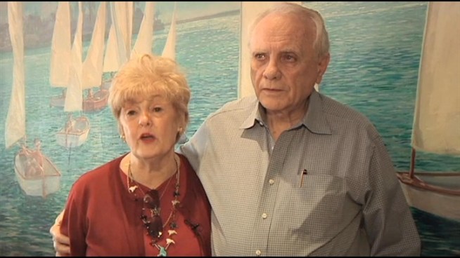 Hof's Hut has sat on the corner of Pacific Coast Highway and Second Street in the Long Beach Marina for more than 50 years. Customers flocked to the stand for a final burger before the restaurant closes its doors. Hetty Chang reports from Long Beach for the NBC4 News on Feb. 28, 2013.