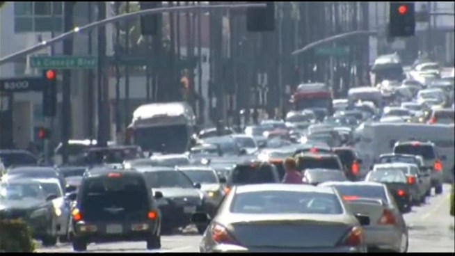 Los Angeles City Council Approved a plan to convert 7.7 miles of Wilshire Boulevard curb lanes to bus only during rush hour.