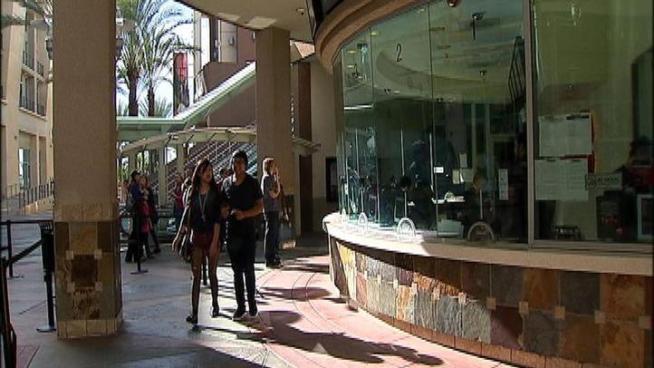 Only 1.275 billion people actually went to a theater to watch a movie in 2011.  That's the lowest attendance in 16 years.