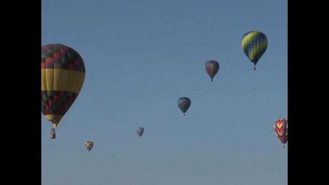 http://media.nbcbayarea.com/images/TemeculaBalloonFootage_722x406_1954344359.jpg
