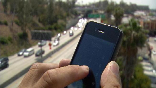 Seattle-based RootMetrics CEO Bill Moore recently visited Los Angeles to show how his company can help consumers compare, complain about and rate cell phone coverage in the Southland. Ana Garcia reports for the NBC4 News at 11 p.m. on May 1, 2012.