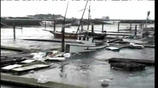 The entire harbor in <a title=
