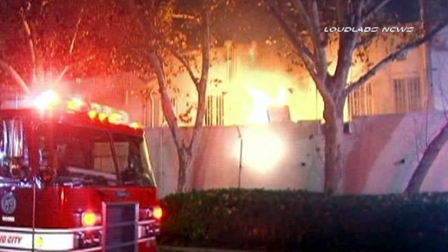 The popular Studio City Du-par's restaurant was damaged Tuesday in a fire that burned an office and part of the restaurant. Video broadcast Dec. 19, 2012 on Today in LA.