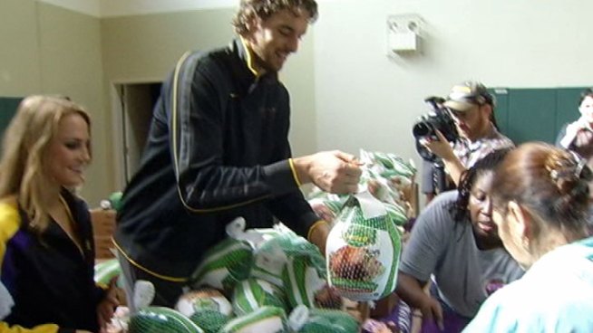 Thanksgiving came early Saturday at the Union Rescue Mission, which welcomed those in need of a meal into their home for the annual Thanksgiving dinner.And elsewhere, a group of kids from the Harbor Hills housing development got a big surpris: a visit from Laker Pau Gasol. Michelle Valles reports from downtown Los Angeles for the NBC4 News at 6 p.m. on Saturday, Nov. 17, 2012.