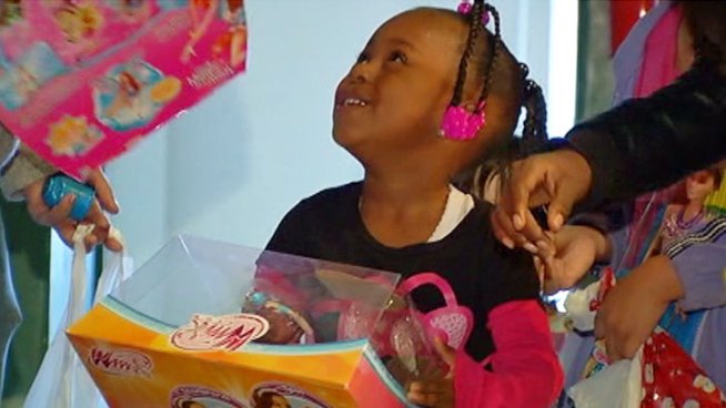 Toys that were going to be passed out at a nonprofit's event for underprivileged children were stolen, but donors replaced the gifts and the party went on. Janet Zappala reports from View Park-Windsor Hills for the NBC4 News at 6 p.m. on Dec. 22, 2012.