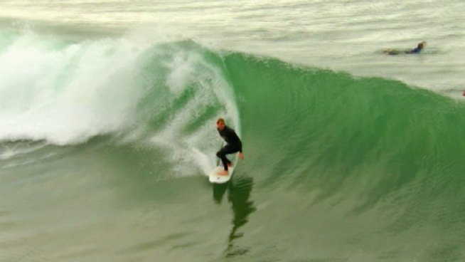 A high surf advisory is in effect this weekend for west-facing beaches in Southern California. That didn't stop surfers from taking to the water. Antonio Castelan reports from Manhattan Beach for NBC4 News at 6 p.m. on Dec. 1, 2012.