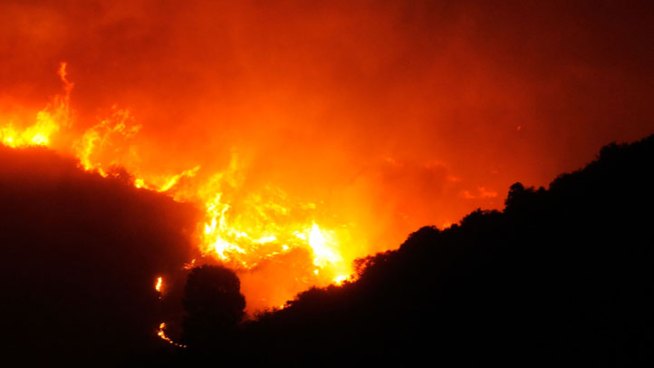 The U.S. Forest Service has reversed a policy banning after-dark flights for water-and retardant-dropping helicopters. The decision comes after much debate, in which many criticized the organization’s handling of the 2009 Station Fire when it refused to make air drops at night. Patrick Healy reports from Downtown Los Angeles for the NBC4 News at 5 p.m. on Aug. 16, 2012.
