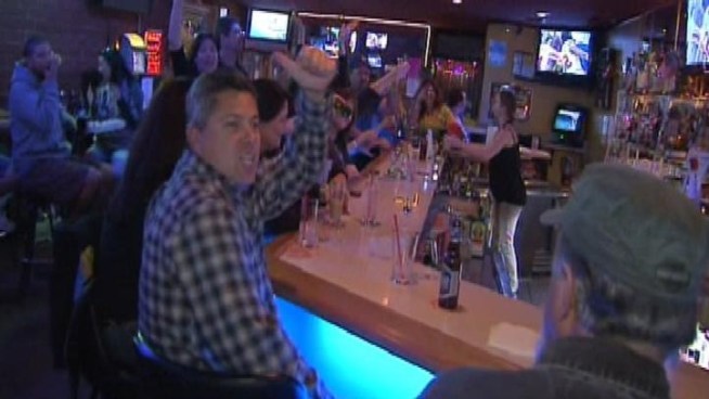 A power outage in Torrance on Super Bowl Sunday affected hundreds of customers and drove football fans to local bars to catch the game.