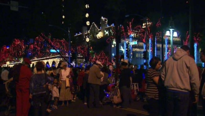 Watch as millions of twinkling lights are switched on during the historic hotel's annual Festival of Lights.  Jacob Rascon reports from Riverside for the NBC4 News at 5 p.m. on Nov. 23, 2012.