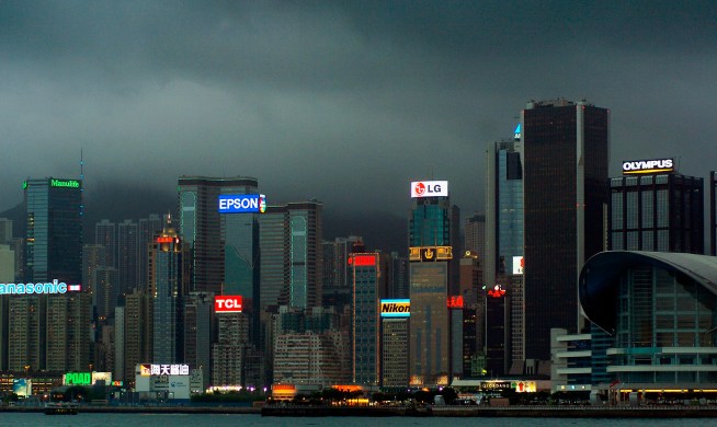 Asia Stocks Tumble Amid Renewed Worries