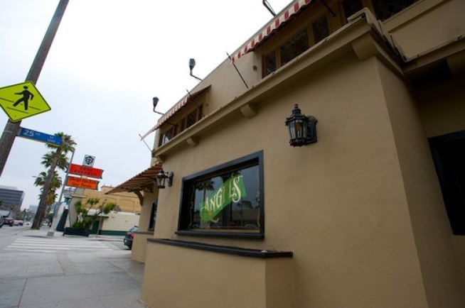 Samosa House Hits Culver City, New Signage at Holly's West, Kay 'n Dave's Opens