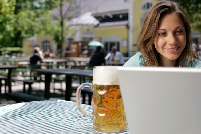 Bringing a Real Happy Hour to Social Networking