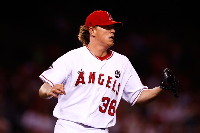 Weaver Wins Third Straight Start For Angels