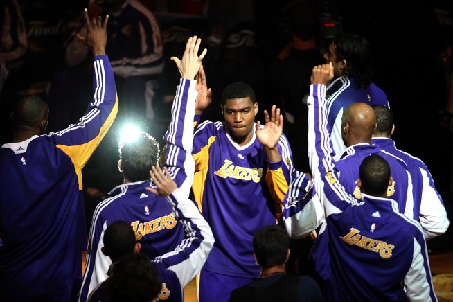 Bynum Says He’s Outgrown Kareem
