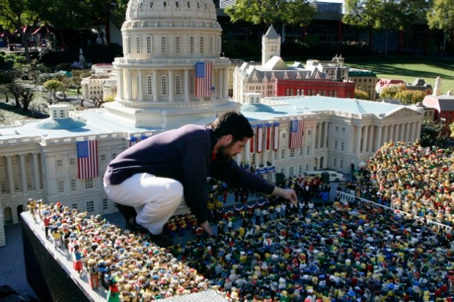 Paying Tribute to the Inauguration in LEGO Bricks