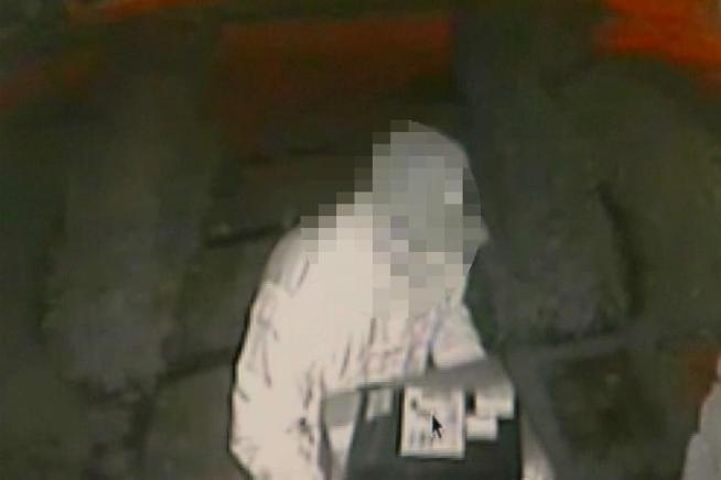 As gifts ordered online start arriving, thieves are taking advantage of the unattended boxes. Janet Kwak reports for the NBC4 News at 11 p.m. on Dec. 7, 2012.