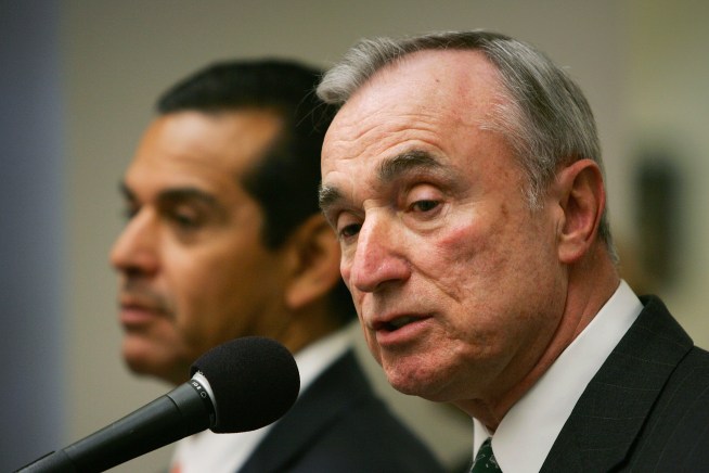 William J. Bratton, who has headed both the New York City and Los Angeles police departments, has been hired as a consultant by the Oakland Police Department. NBC Bay Area's Cheryl Hurd reports from Oakland.