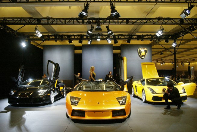Lamborghini-Dealer-to-the-Stars Closes in Orange County