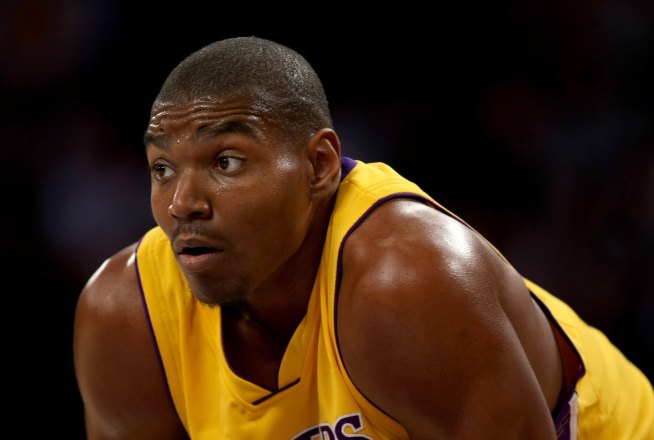 Andrew Bynum Doesn’t Like Splinters 