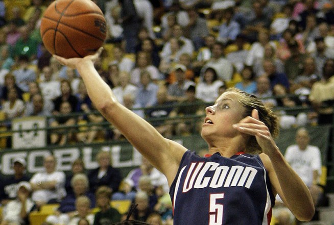 Undefeated UConn Wins Top Seed in Women's NCAA Tourney