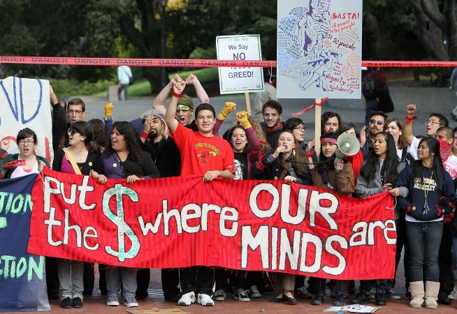 Gen Y: No Jobs, Lots of Loans, Grim Future