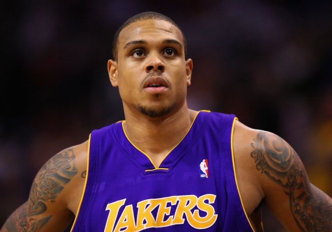 NBA Lets Shannon Dunk