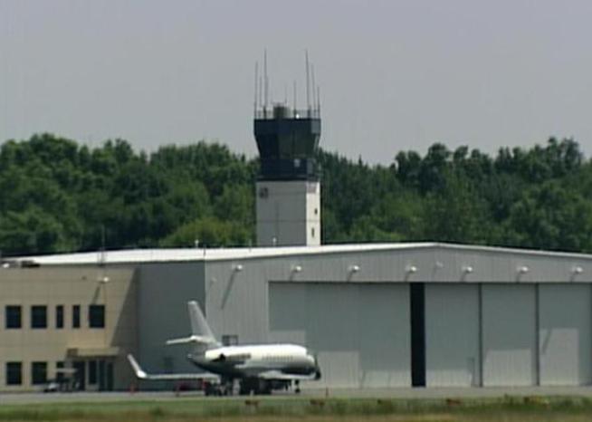 Teterboro Air Traffic Controller Locked Himself Out for 43 Mins