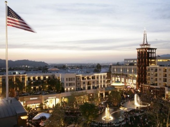 Here Come the Holiday Spectaculars