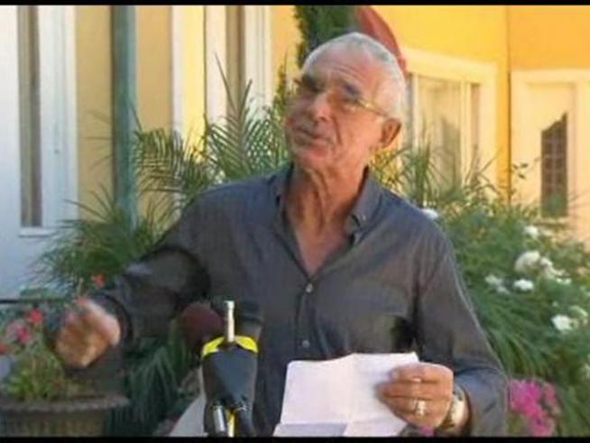 <a title=