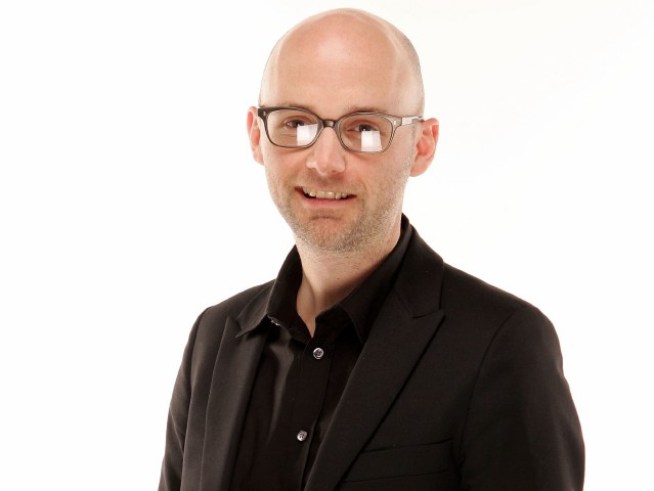 10/14: Moby Plays, Then Gives 