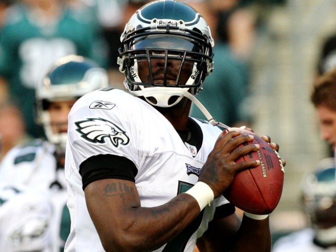 Vick Might Take Snaps But Reid Isn't Telling