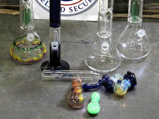 316,000 Bongs Land Someone on Customs' Naughty List