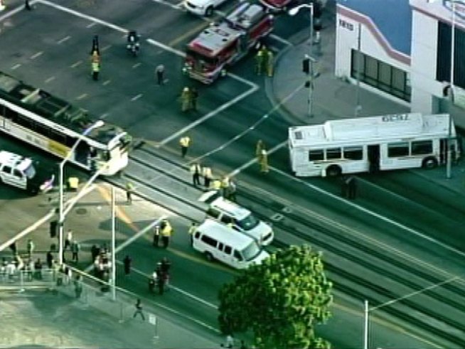 Eight Injured in Metro Train and Bus Collision