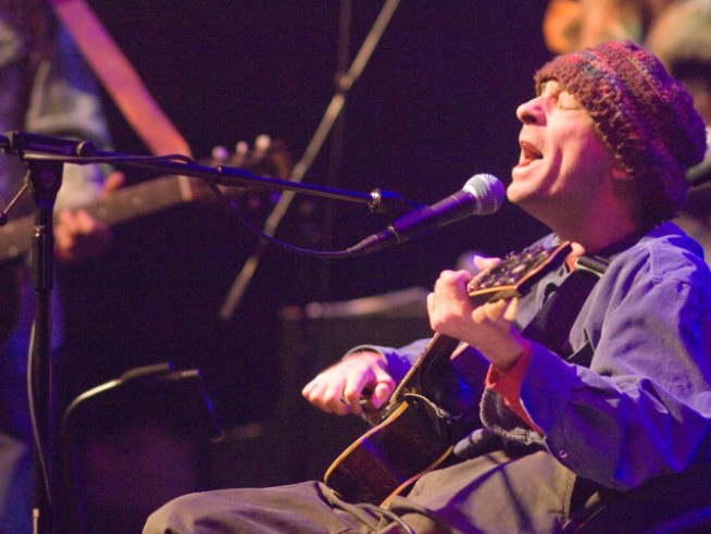 Singer-Songwriter Vic Chesnutt Dead at 45